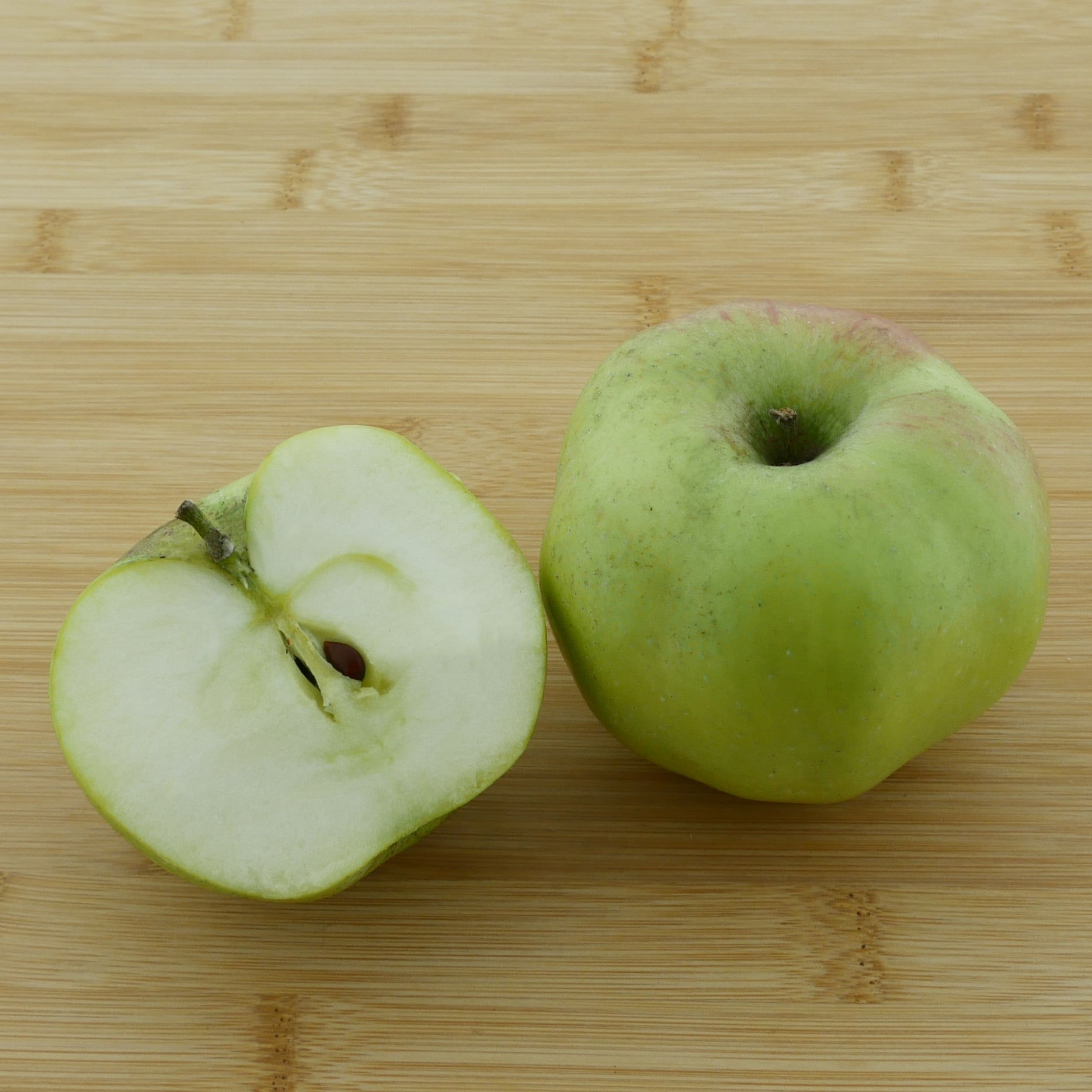 Frucht des Bio-Apfelbaums 'Ontario'