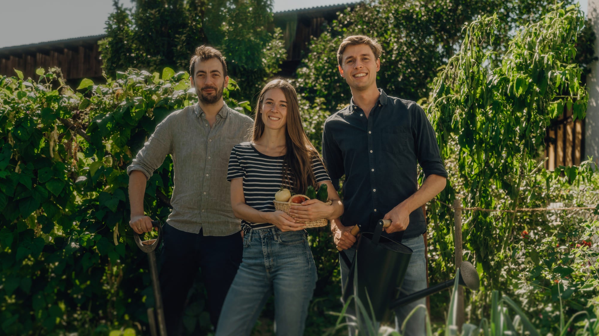 Plantura Gründer-Team im Garten